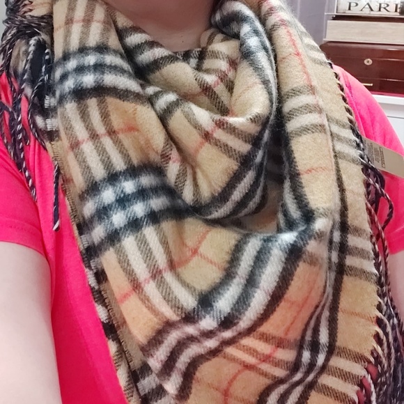 BURBERRY BANDANA  **SOLD** !!!! - Picture 8 of 9